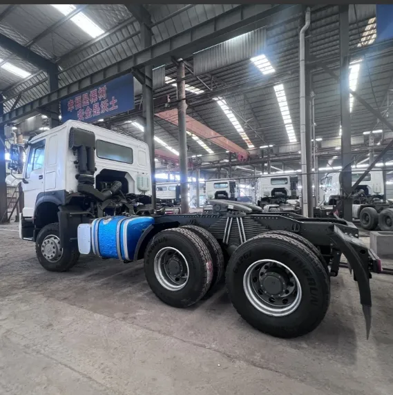 Durable HOWO 6x4 Tractor Truck For Logistics Operations suppliers